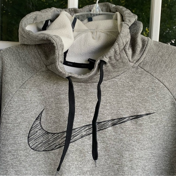 Nike Therma Graphic Hoodie Sweatshirt Mens Training Gray Black Size L 931994-063 - Picture 3 of 7